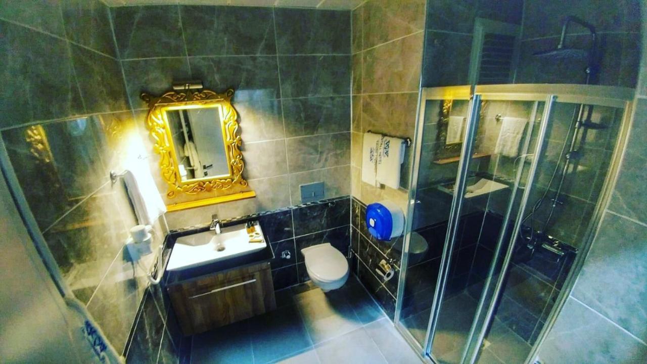 Crystall Hotel Van Εξωτερικό φωτογραφία